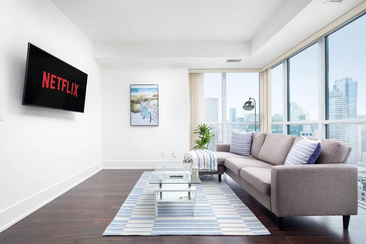 Beautiful Skyline View Downtown Toronto Apartment