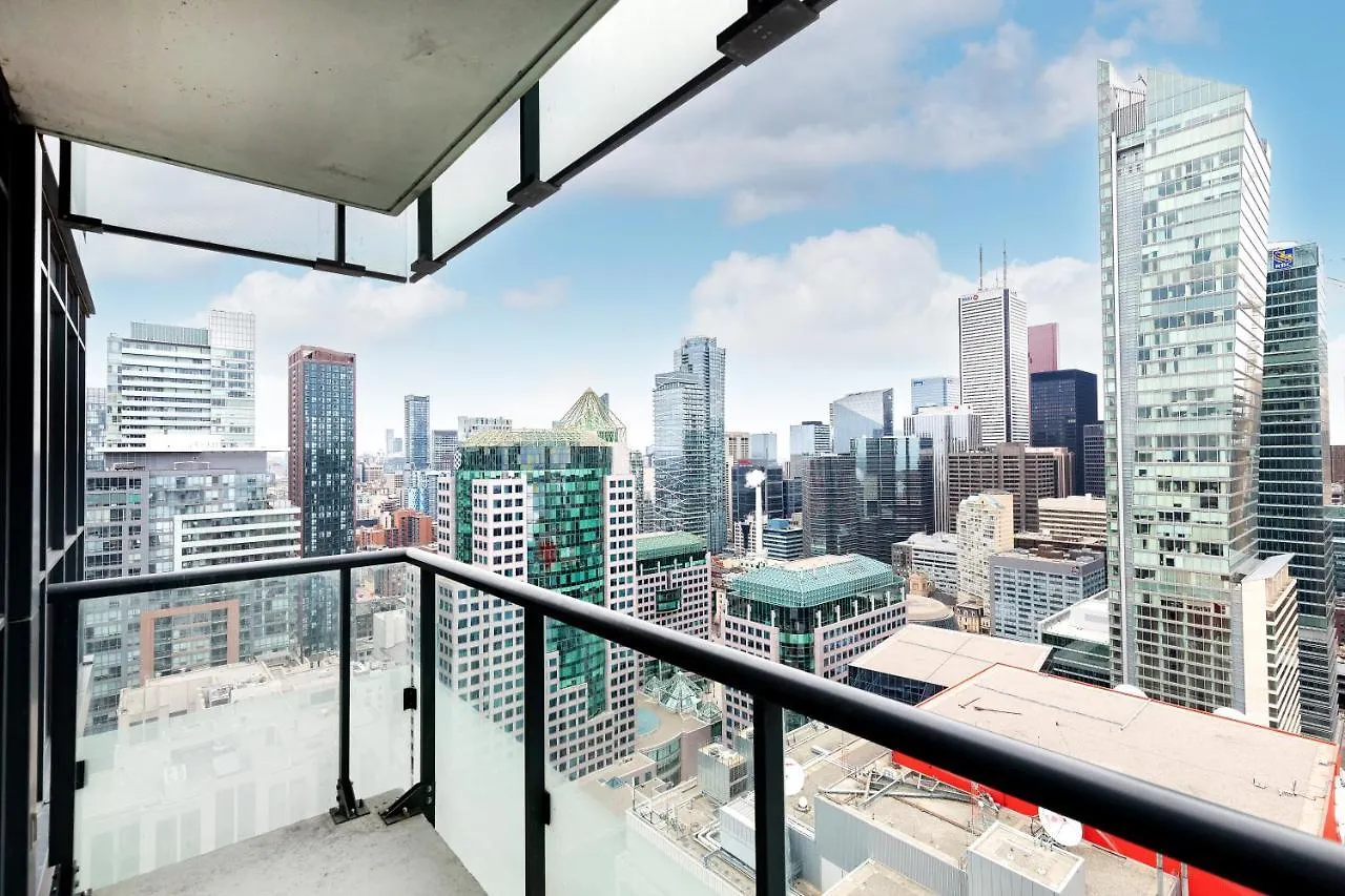 Beautiful Skyline View Downtown Toronto Apartment