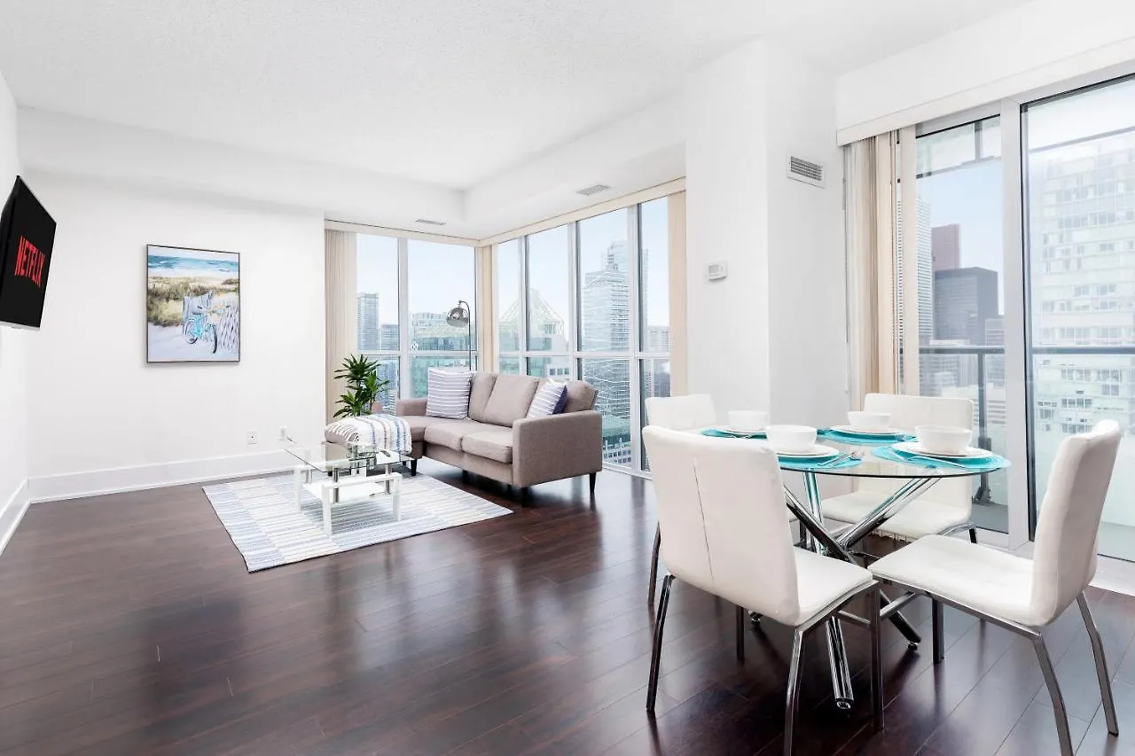 Beautiful Skyline View Downtown Toronto Apartment