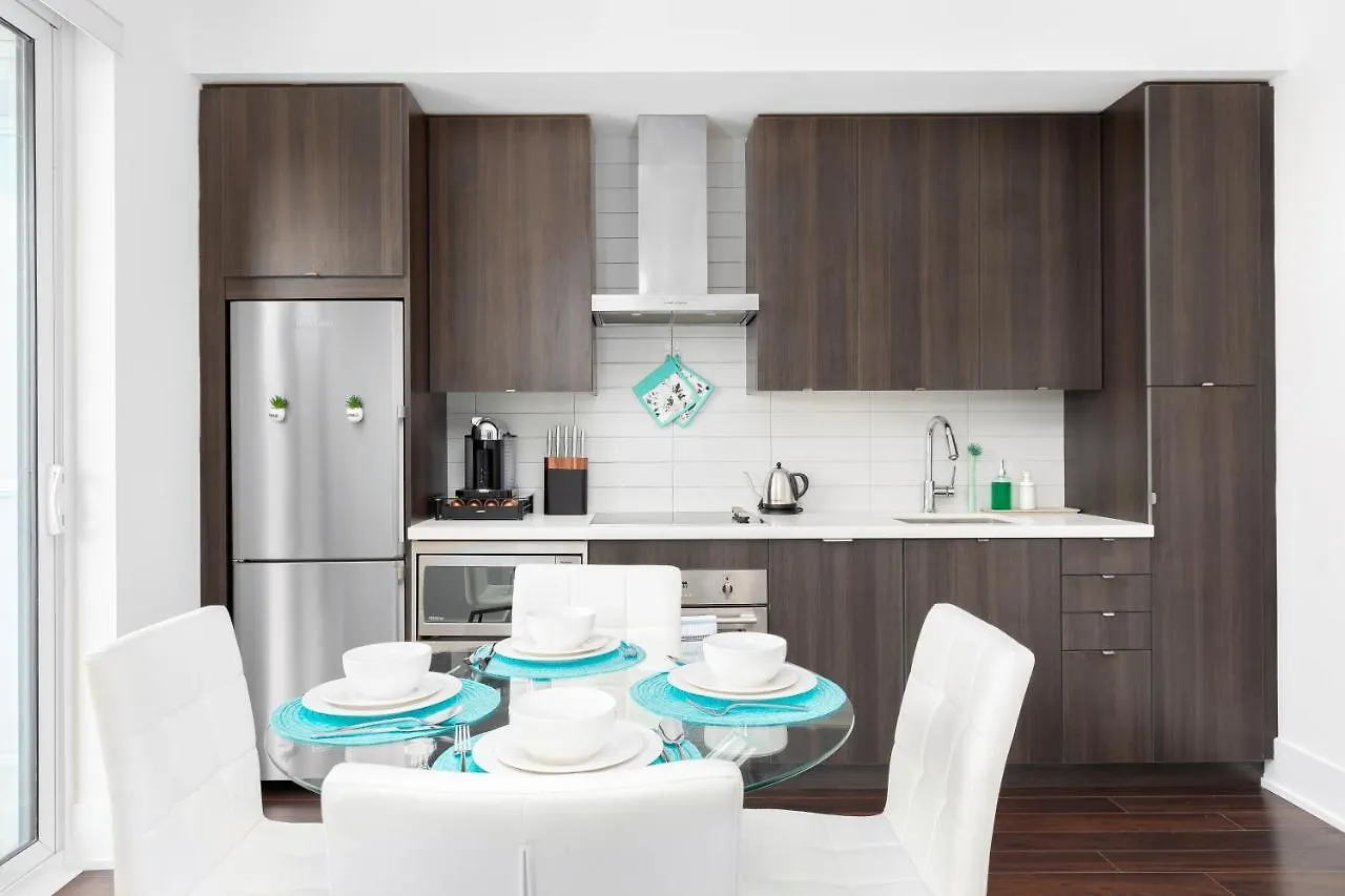 Beautiful Skyline View Downtown Toronto Apartment 0*,  Canada