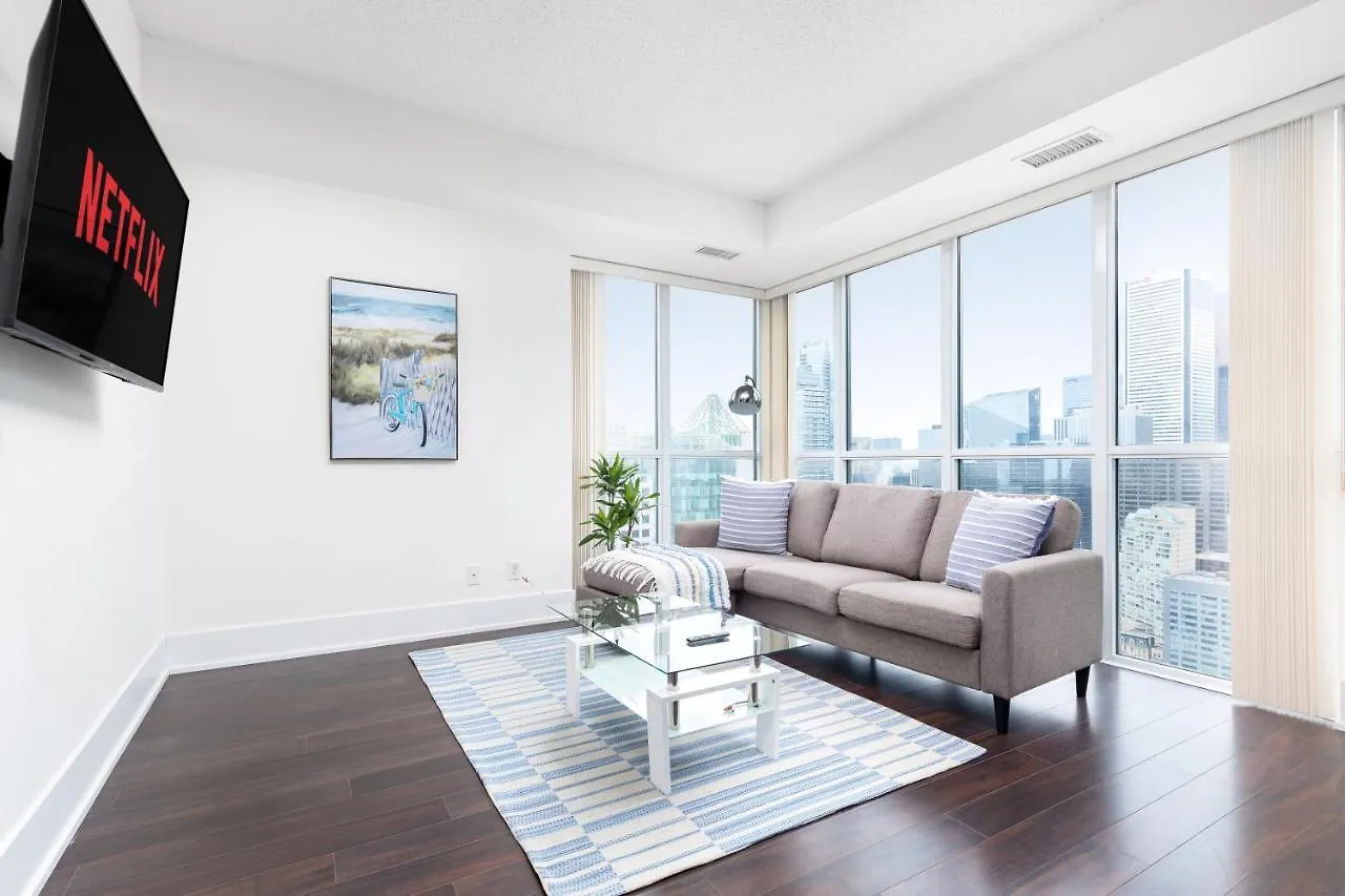 Beautiful Skyline View Downtown Toronto location